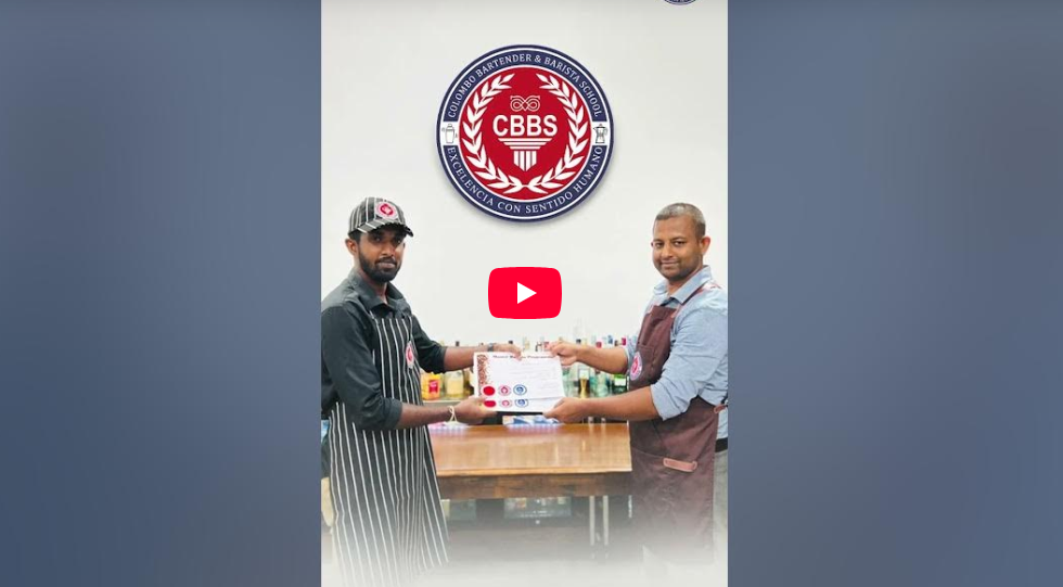 මුල අමතක නොකරන අපේ වැඩ්ඩෝ. කොළඹ CBBS එකෙන් කුවේට් Costa Coffee ගිය කවිඳුගේ කතාව ☕❤